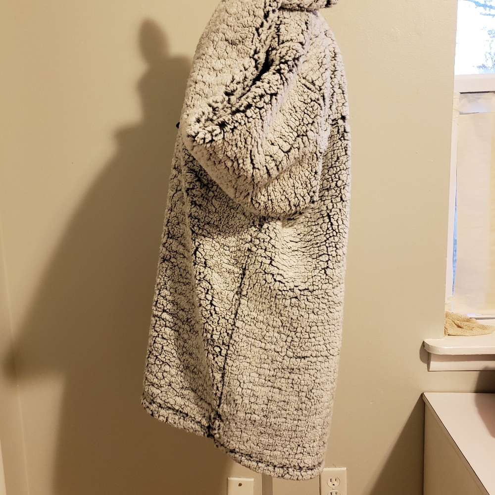 Sherpa Pullover - Picture 3 of 6
